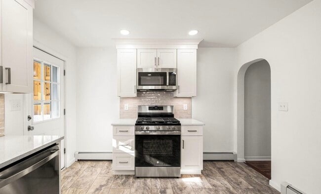 Building Photo - 228 Church St