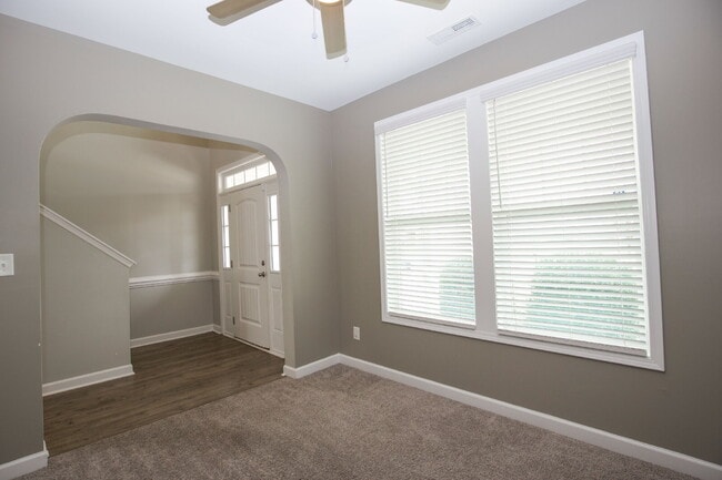 Building Photo - Spacious 3-Bed, 2.5-Bath Modern Home w/ 3-Car Garage in Highcroft – Close to Fort Bragg!