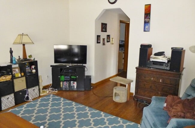 Building Photo - 26 N Franklin St