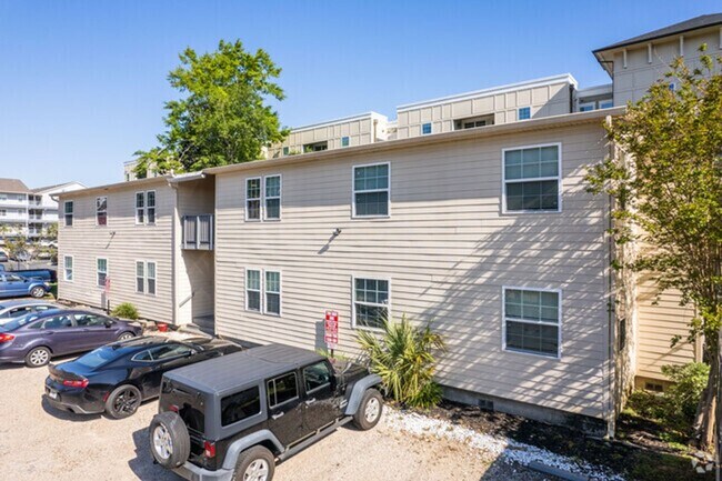 Building Photo - The Vue Apartments! Minutes away from FSU!...