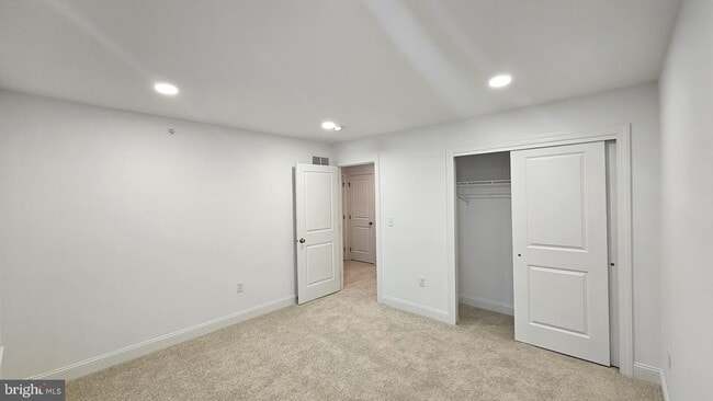 Building Photo - 28 Ironwood Dr