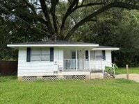 Building Photo - 10375 Freeland Ave