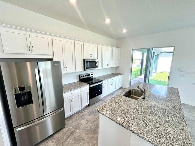 Building Photo - 3082 Voyager Ave