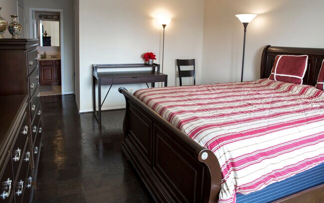 Bedroom - 11801 Rockville Pike