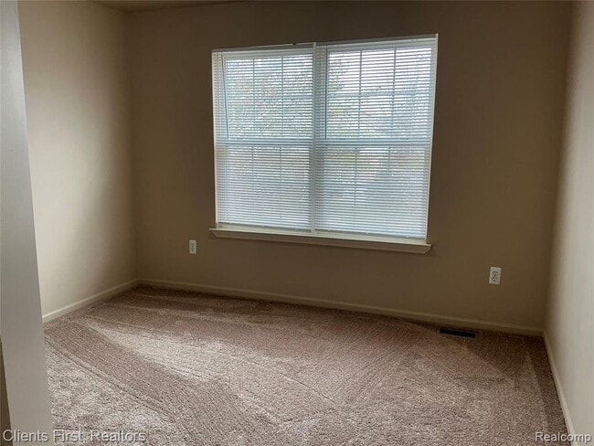 Building Photo - 48161 Nottinghill Ln