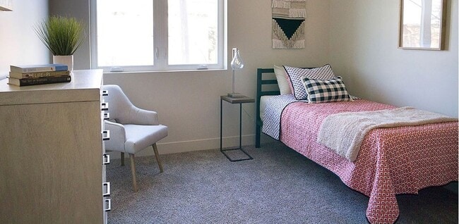 Building Photo - 717 Rogers St