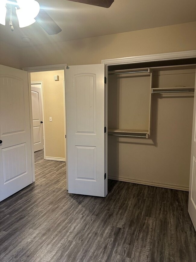 Building Photo - Beautiful 3 Bedroom Home With An In-Ground Storm Shelter!!!