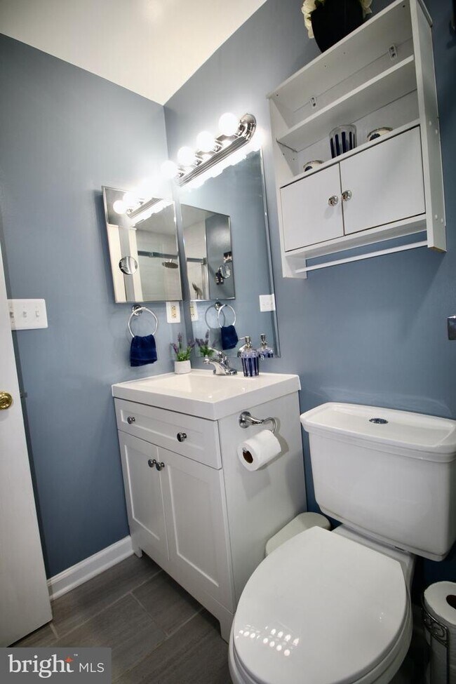 Building Photo - 6033 Curtier Dr