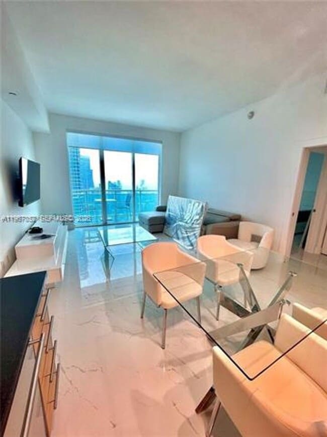 Building Photo - 950 Brickell Bay Dr