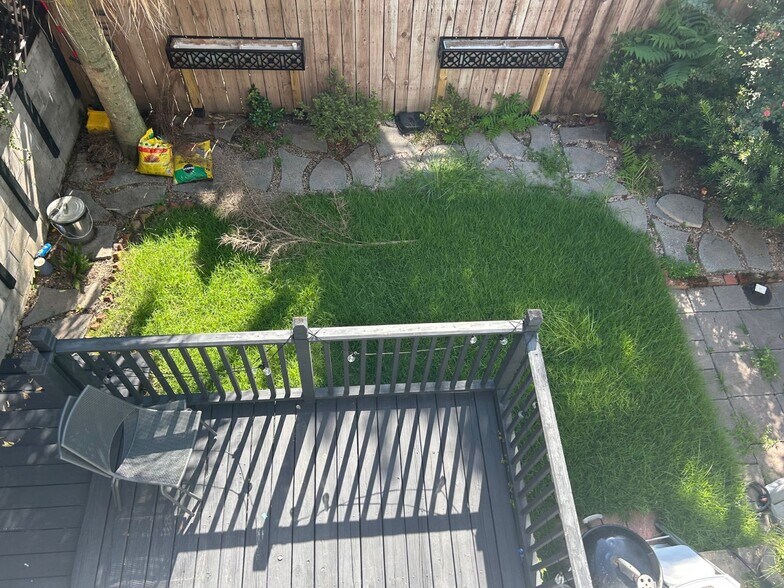 Building Photo - 13 Elizabeth St