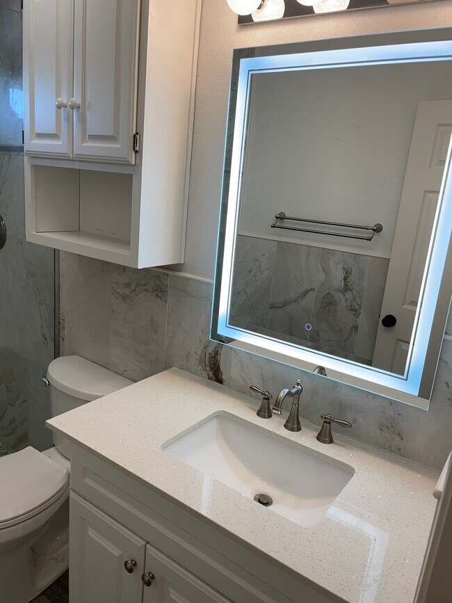 2nd Bathroom - 6902 Wilhelmina Dr