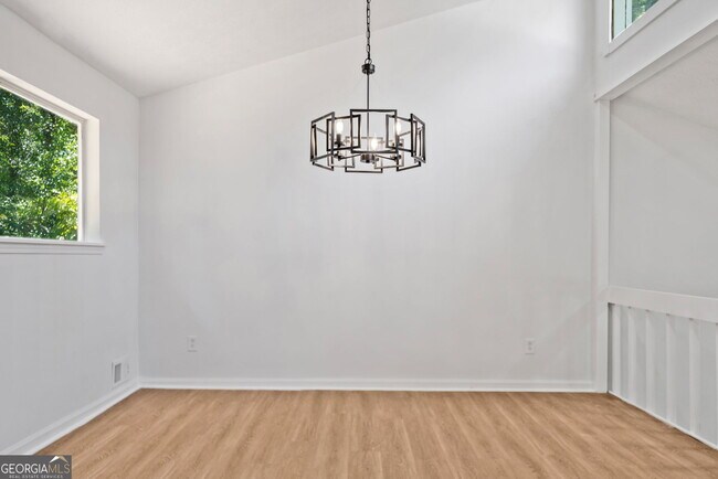 Building Photo - 4050 Daron Ct