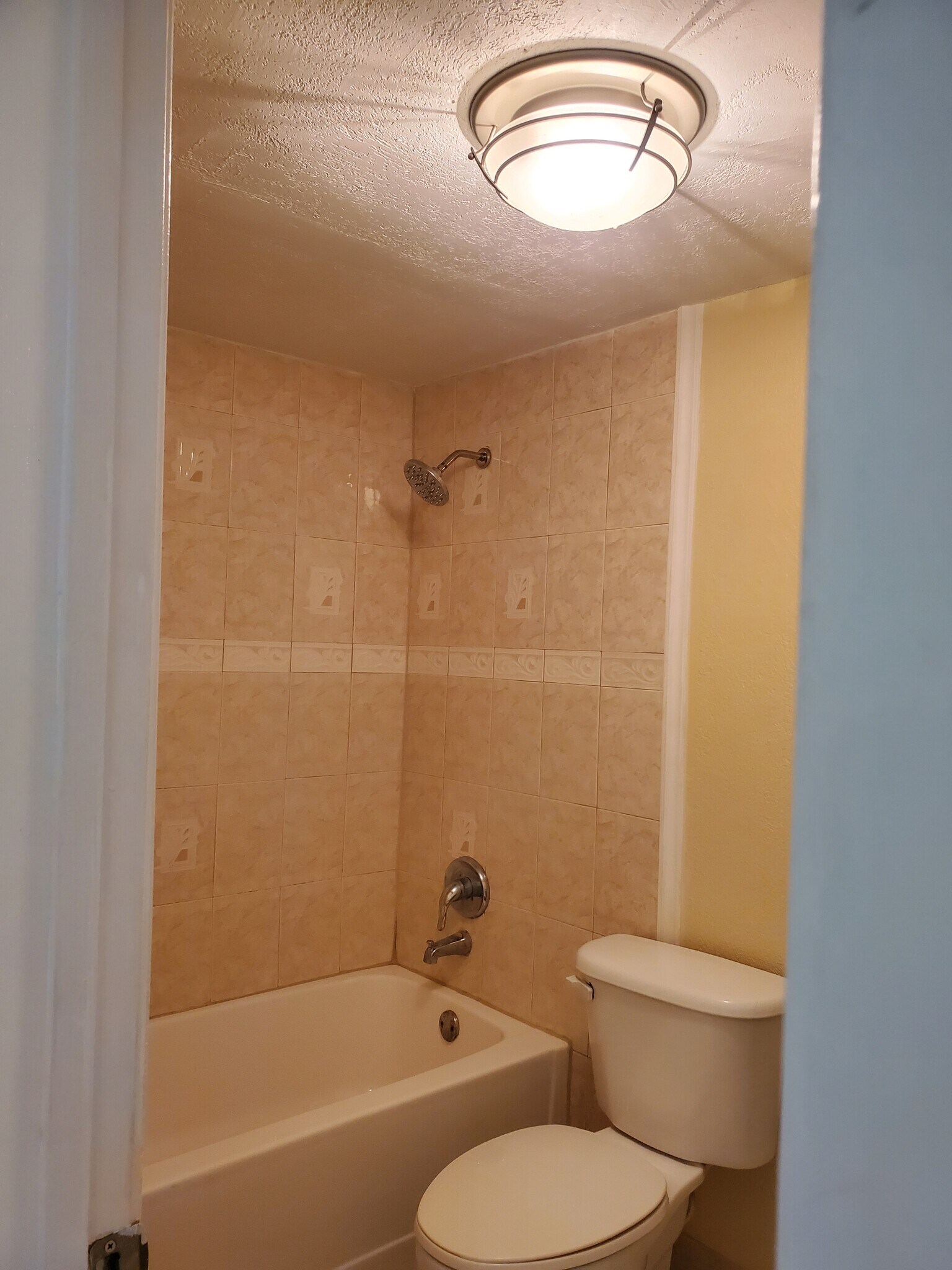Building Photo - 1451 W 43rd Pl