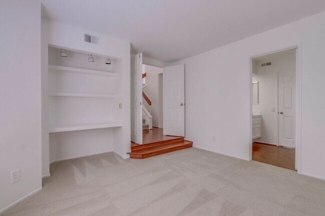 Building Photo - 26721 Sierra Vista