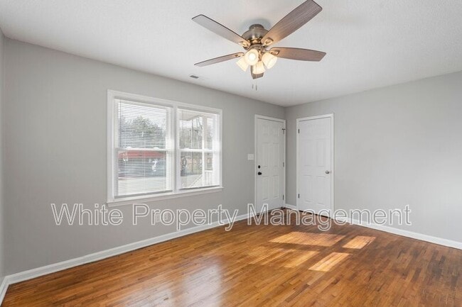 Building Photo - 911 Belinda St