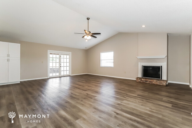 Building Photo - 3-Bedroom Home with Fenced Yard