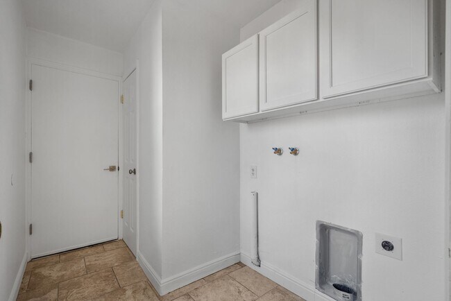 Building Photo - 8566-8568 Wasatch Boulevard East