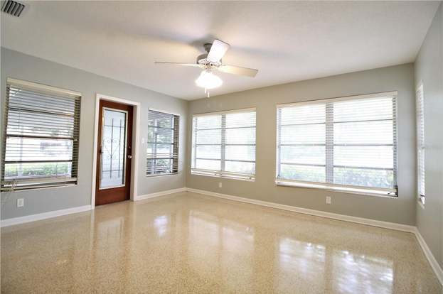 Building Photo - 1001 Brookside Dr