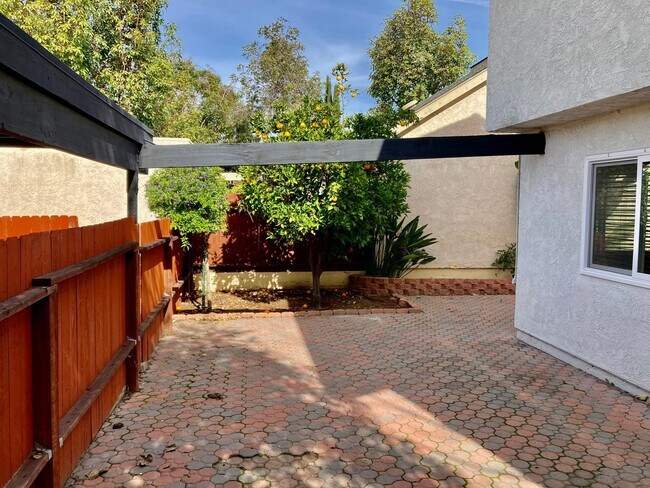 Building Photo - Tierrasanta 4 Bedroom 3 Bath