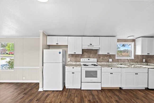 Building Photo - 3765 Burgaw Hwy