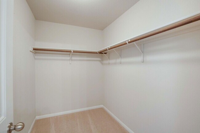 Building Photo - 516 E Slaughter Ln