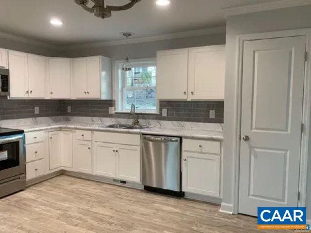 Building Photo - 6 Windy Way