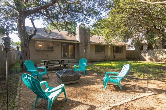 Building Photo - 10102 Missel Thrush Dr
