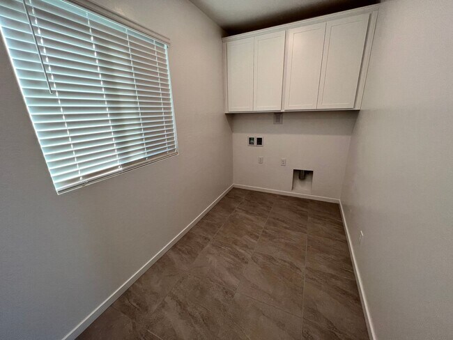 Building Photo - New Summerlin View