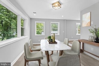 Building Photo - 5822 Brookview Dr