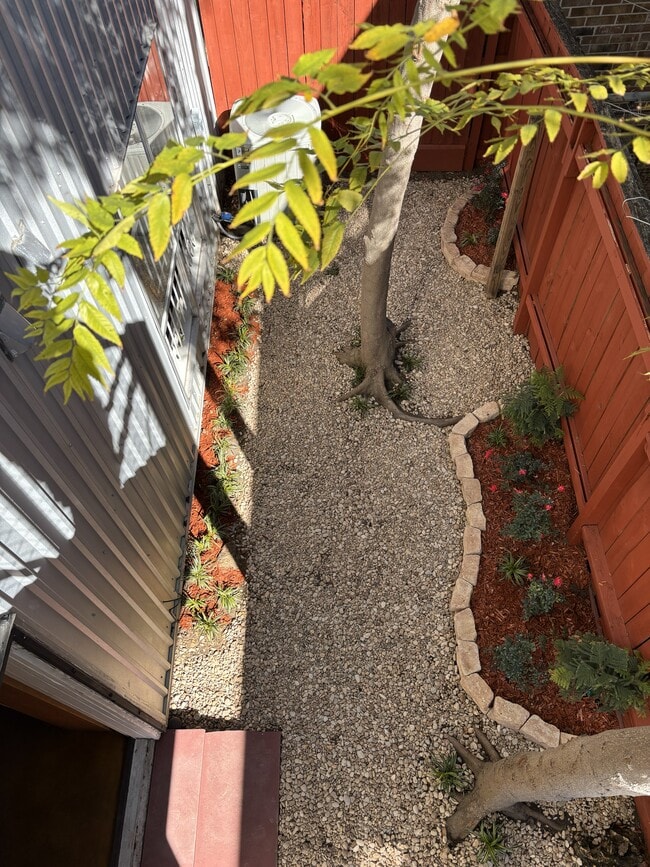 Building Photo - 2909 Albany St