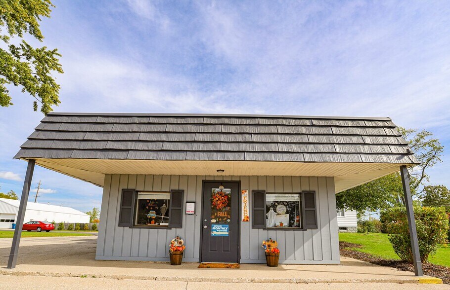 Building Photo - 333 E Lakewood Blvd