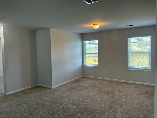 Building Photo - 407 Lakemont Dr