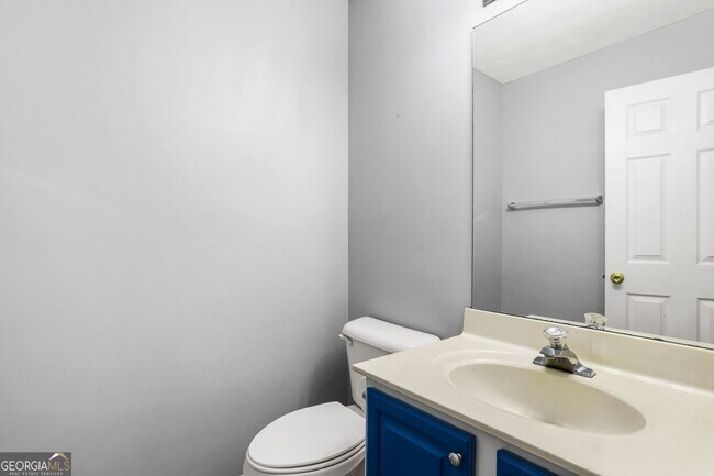 Building Photo - 690 Burnham Ridge