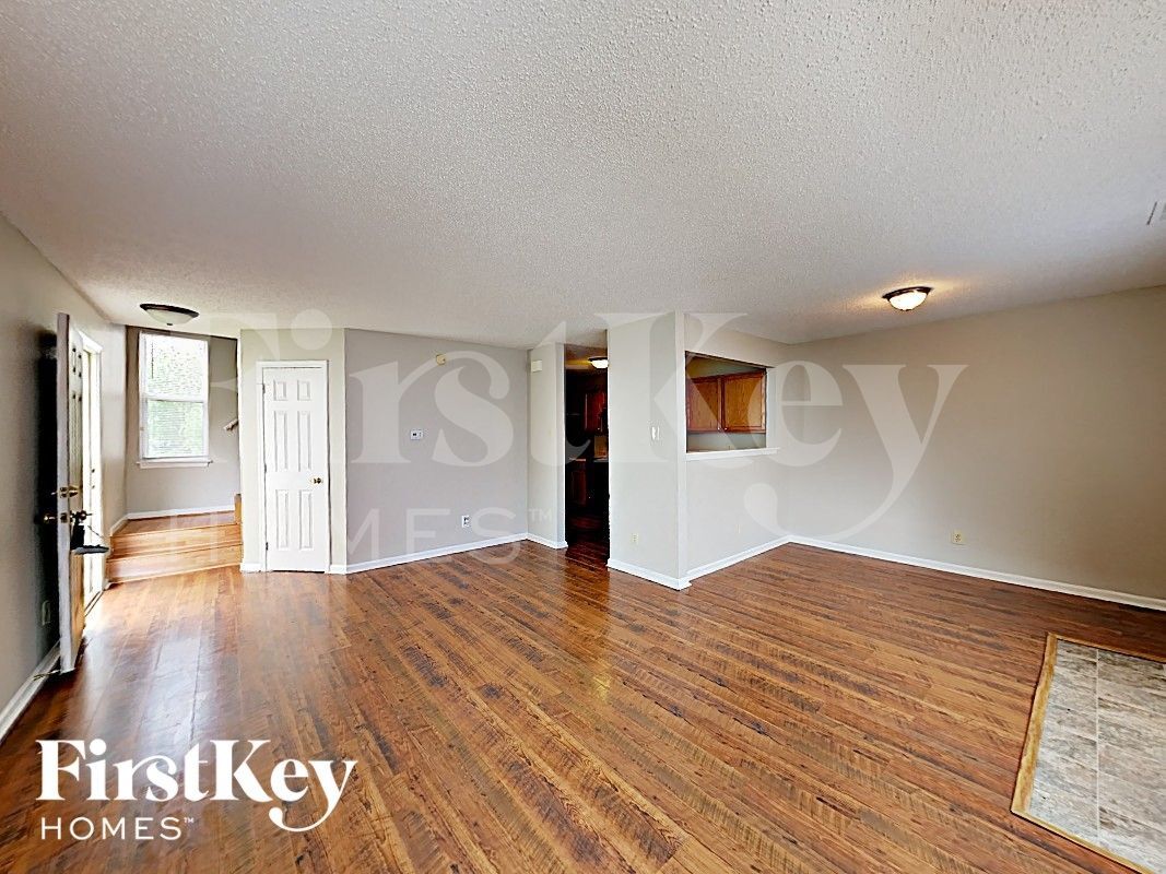 Building Photo - 6646 Kinnerton Dr