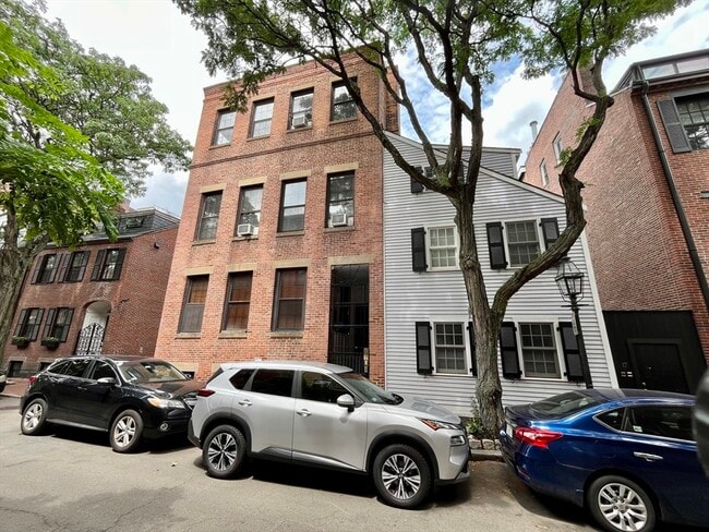 Building Photo - 19 Fayette St