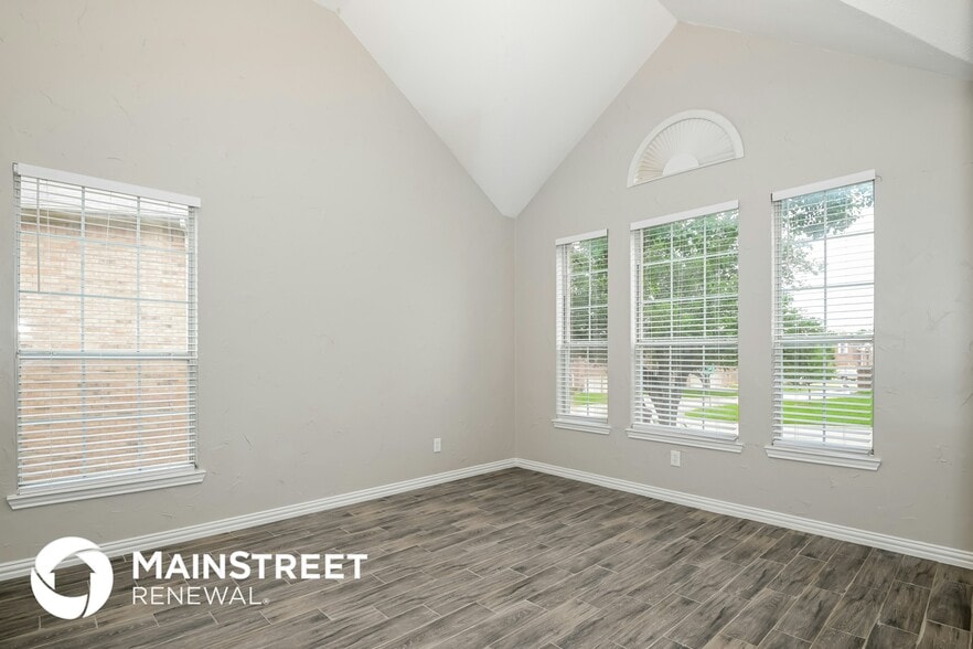 Building Photo - 1109 Brevito Dr