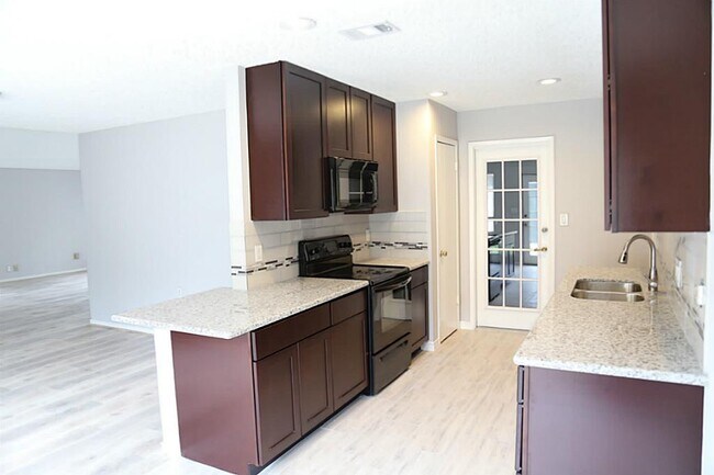 Building Photo - 2338 Sunset Trail