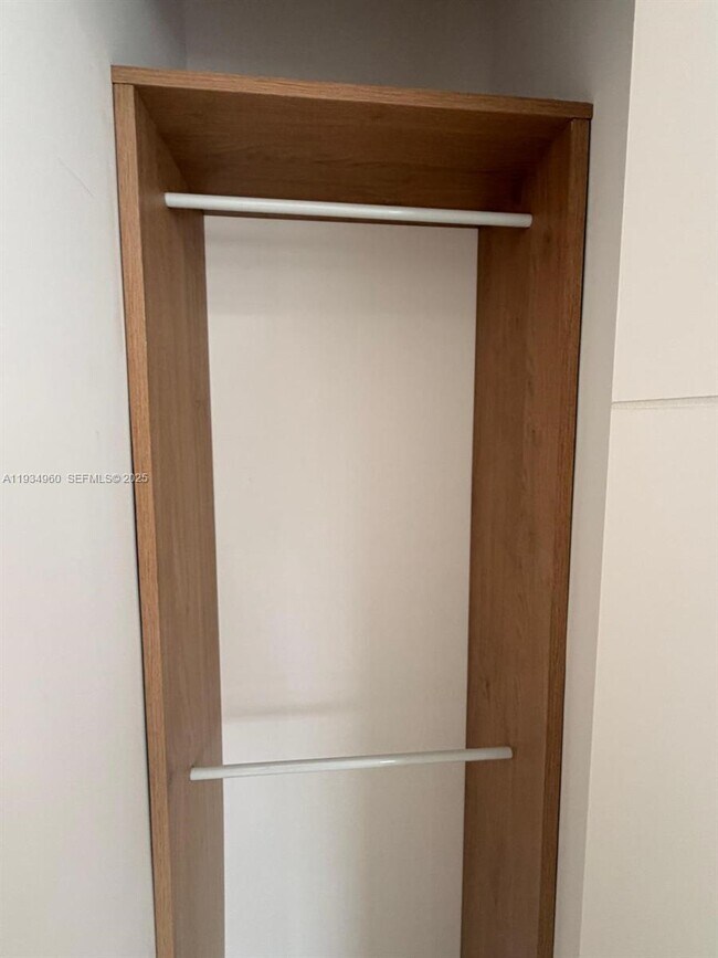 Building Photo - 2436 SW 7th St