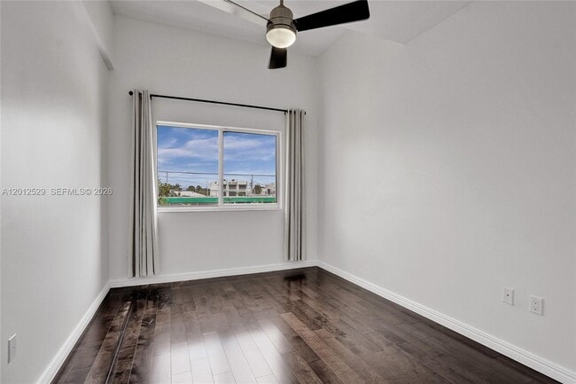 Building Photo - 2708 NE 30th Pl