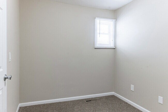 Building Photo - N1246 Walnut Rd