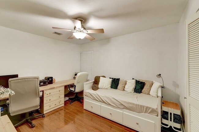 Building Photo - 5107 Leralynn St