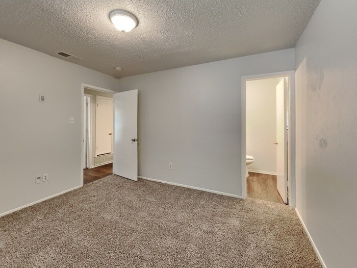 Building Photo - 1202 Neptune Dr
