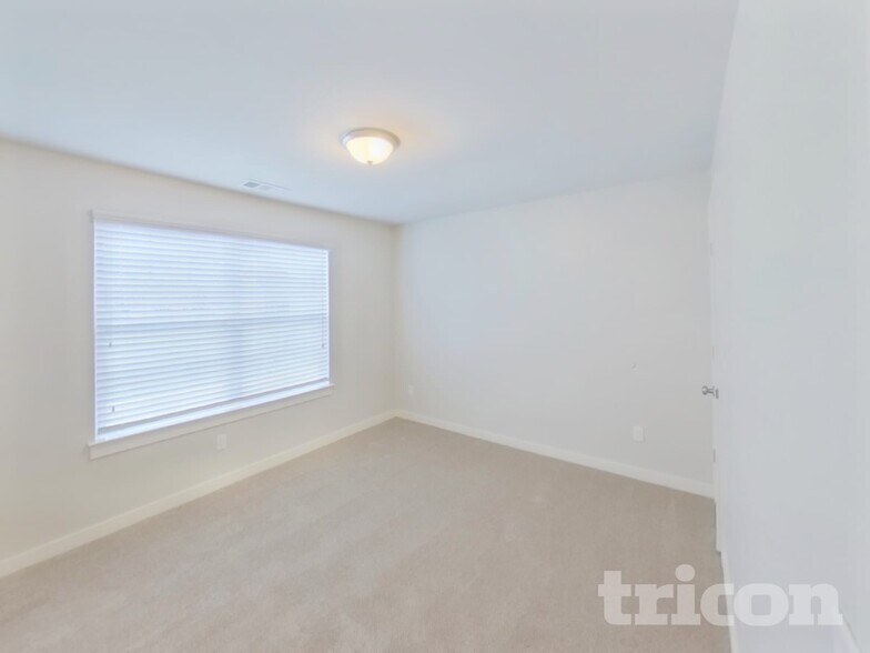 Building Photo - 4822 Kingdom Dr