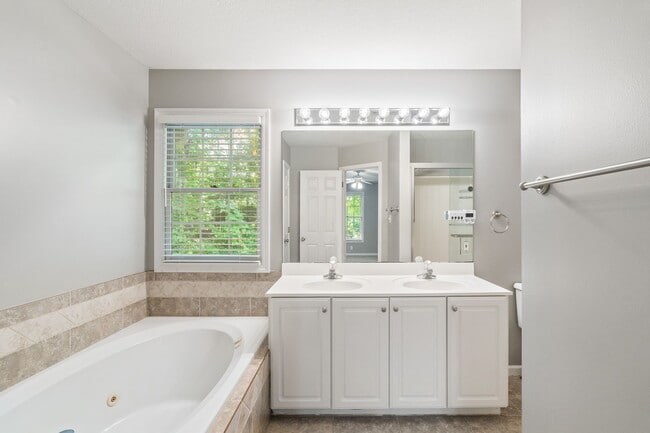 Building Photo - 2761 Dee Peppers Dr