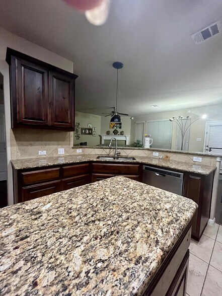 Building Photo - 2807 Prosperity