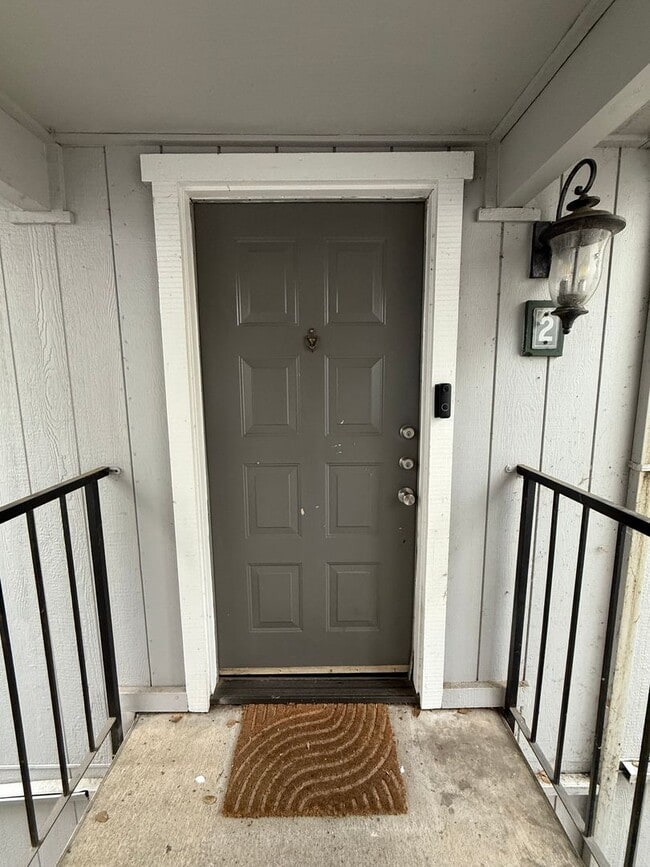 Building Photo - 2 bed 1 bath condo available in Natomas area