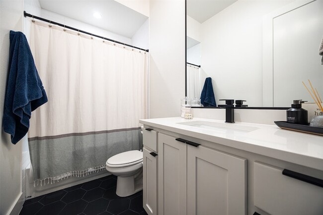 Building Photo - 416 Grandview Ave