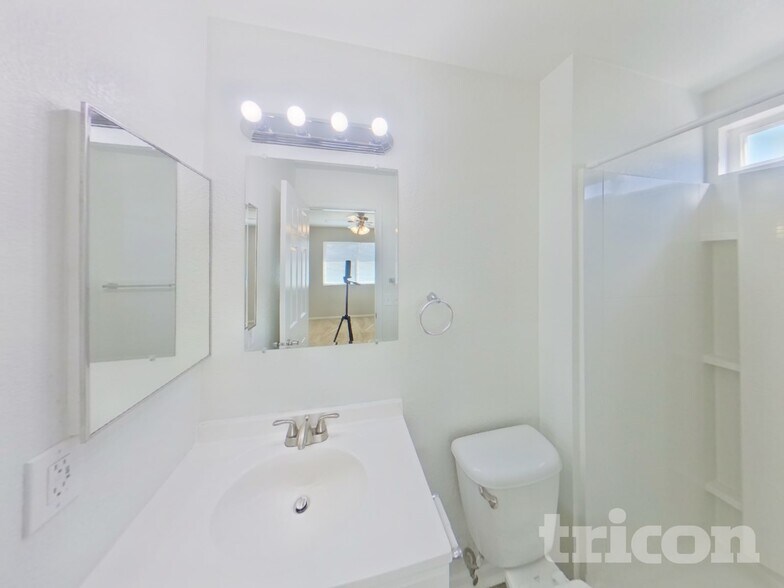 Building Photo - 17832 N 31st Ave