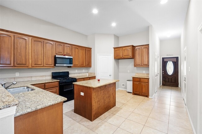 Building Photo - 111 Harbour Town Cir