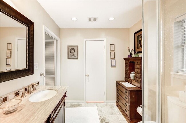Building Photo - 2602 Briarbrook Dr